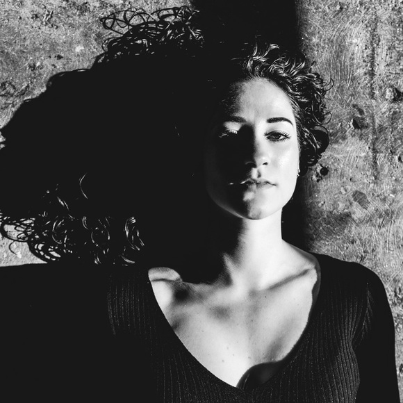 Meet your Posher, Madison - Picture 1 of 1